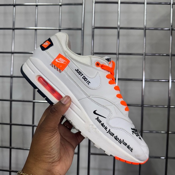 Nike MEN'S Air Max 1 SE JUST DO IT PACK White Orange SIZE 9.5 - Picture 1 of 7